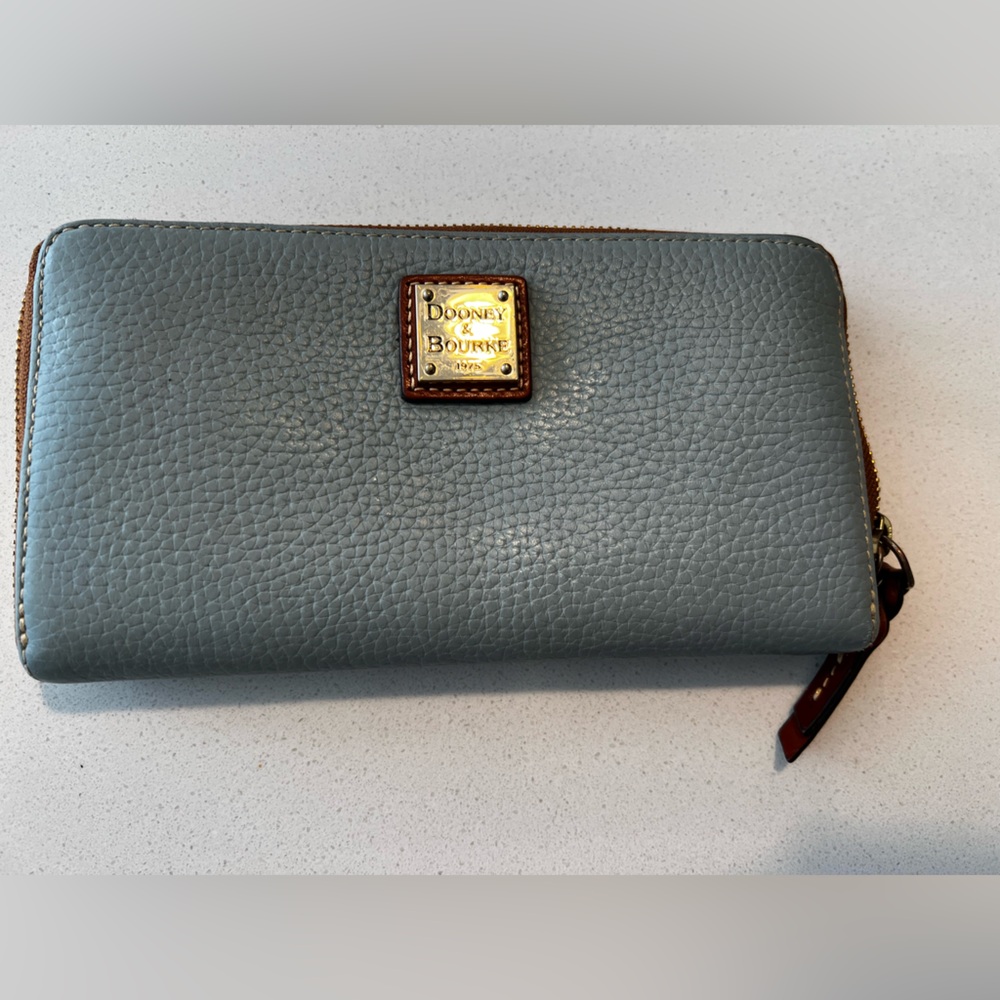 Dooney & Bourke Pebble Grain wallet